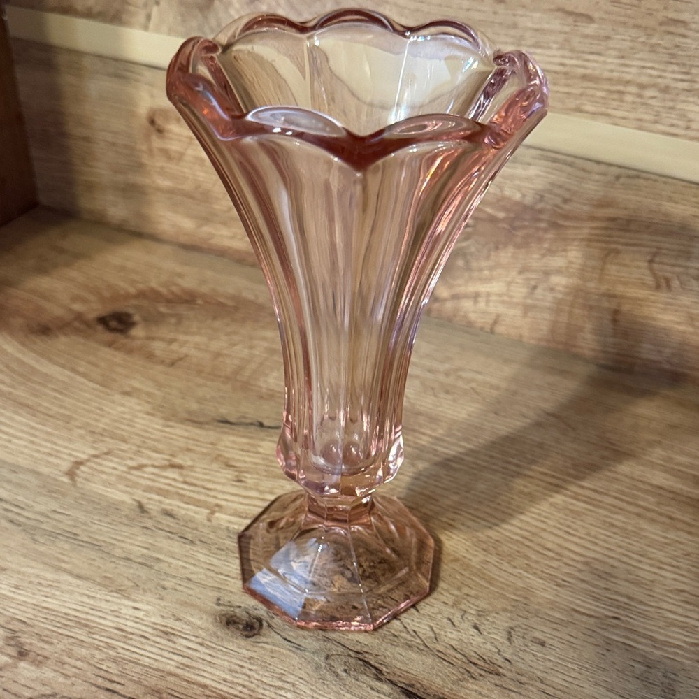 Vintage Fostoria Virginia Peach Elegant  Glass Vase 7” - Picture 6 of 6